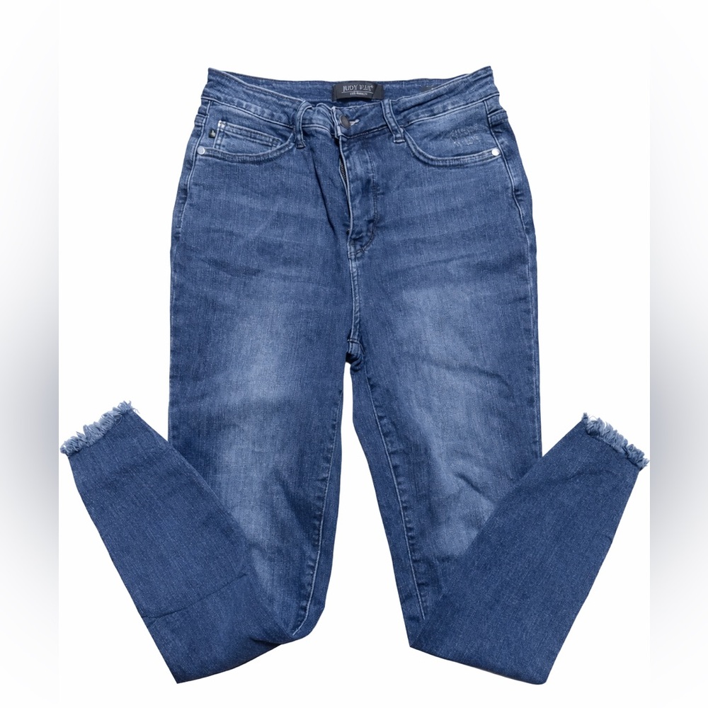 Judy Blue Dark Blue Cropped Frayed Hem Jeans